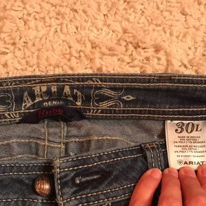 Ariat Ruby style. Size 30 Long.